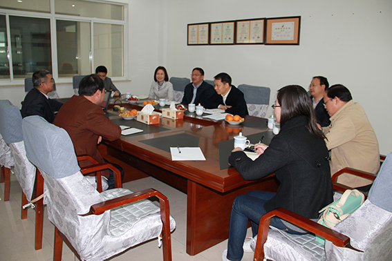 金山區(qū)區(qū)委書記李躍旗，亭林鎮(zhèn)書記陳莽，亭林鎮(zhèn)鎮(zhèn)長曹捷視察公司